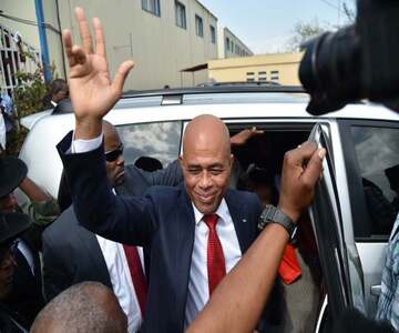 Exil forcé : Michel Martelly échappe aux sanctions américaines en rejoignant Haïti